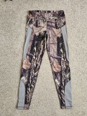 Girls With Guns Camo Print Women's Performance Leggings